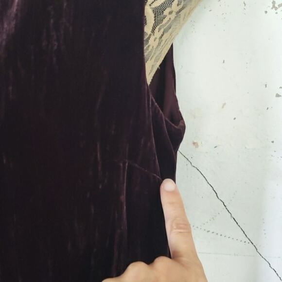 JOSEPHINE CHAUS Women's Crinkled Velvet Silk Blend Old Money Top Plum Size 6 - Picture 3 of 9